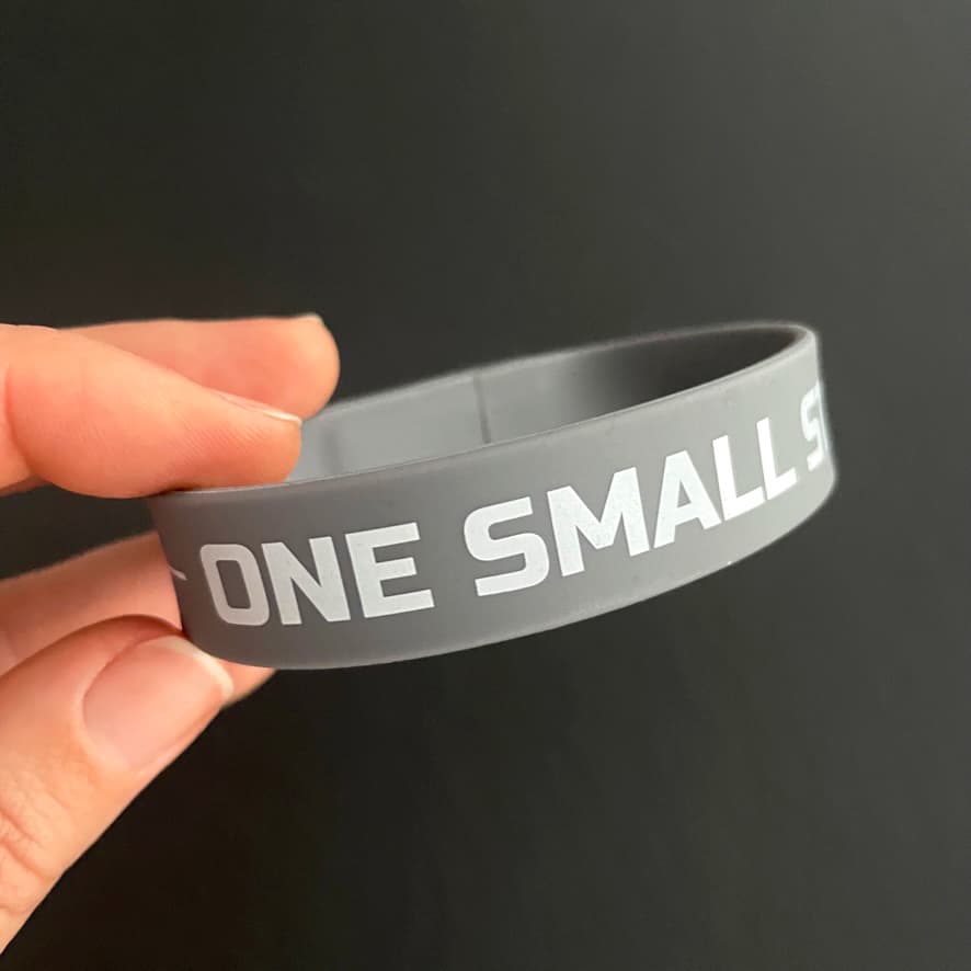USB Wristband 8GB with Entire Discography